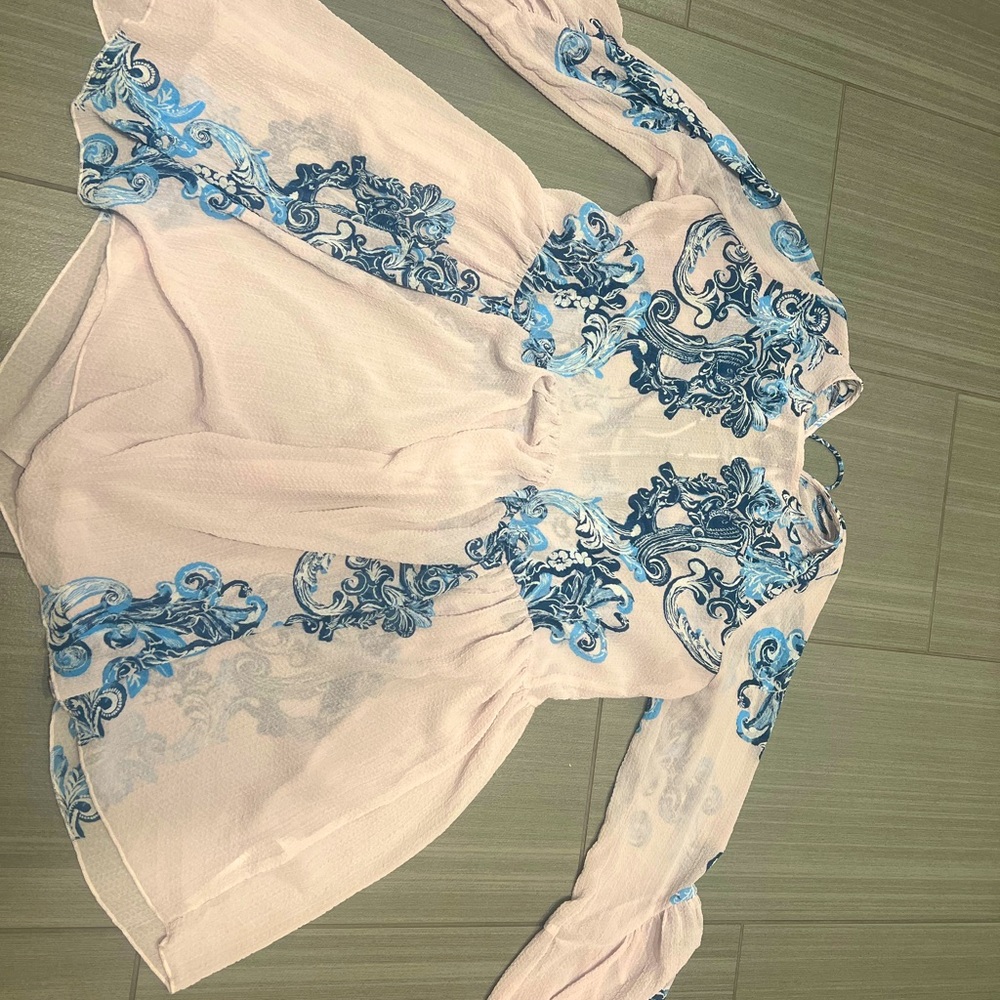 Bell sleeve top